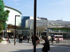 京阪『くずは』駅前バスターミナルの写真